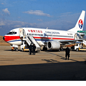 南宁吴圩机场货运航空快运业稳步发展的原因是什么？